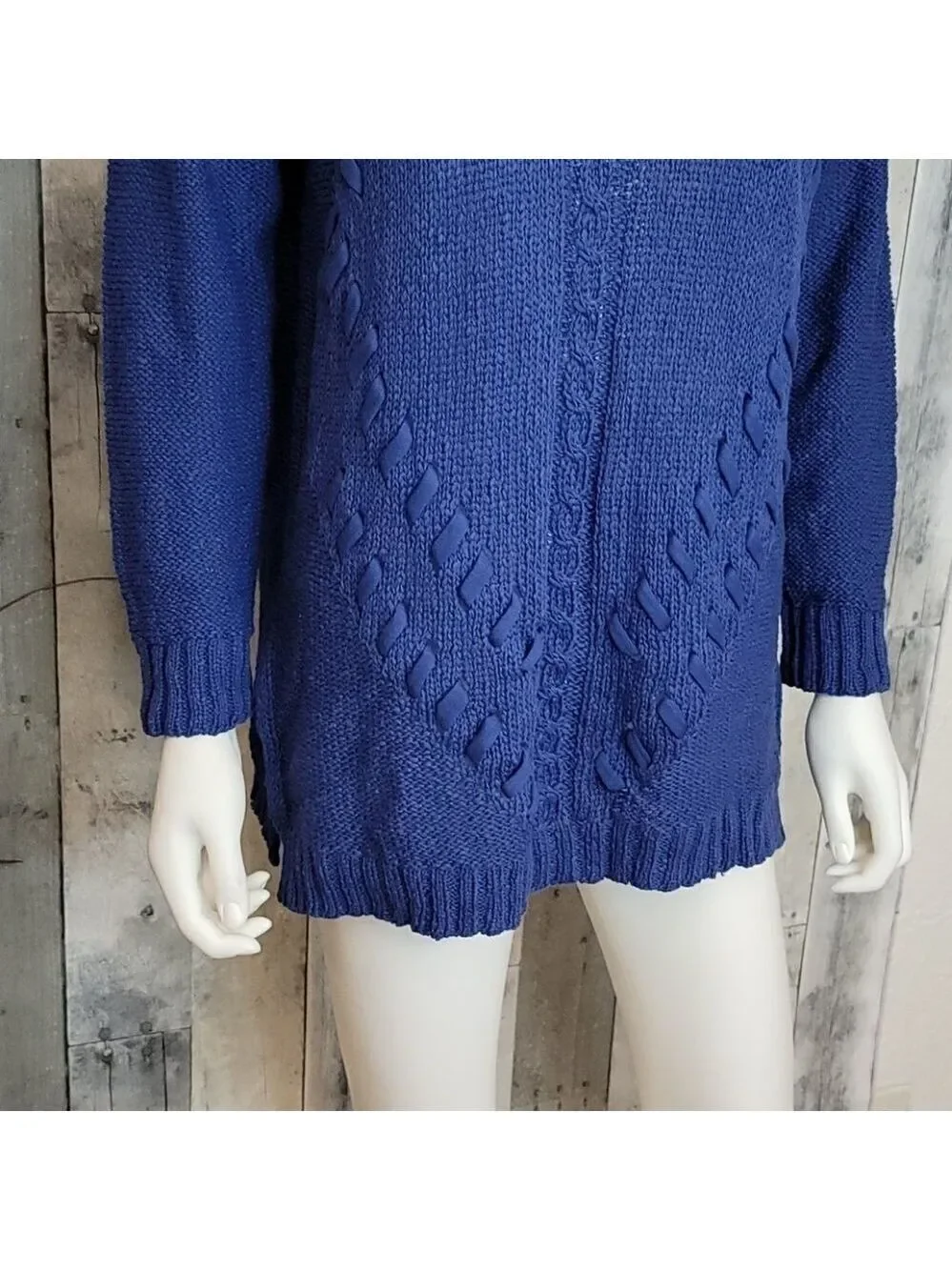Pure Handknit cozy cre neck sweater